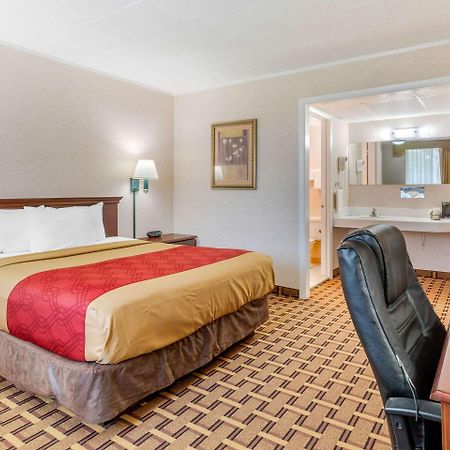 Rodeway Inn Mystic Zewnętrze zdjęcie