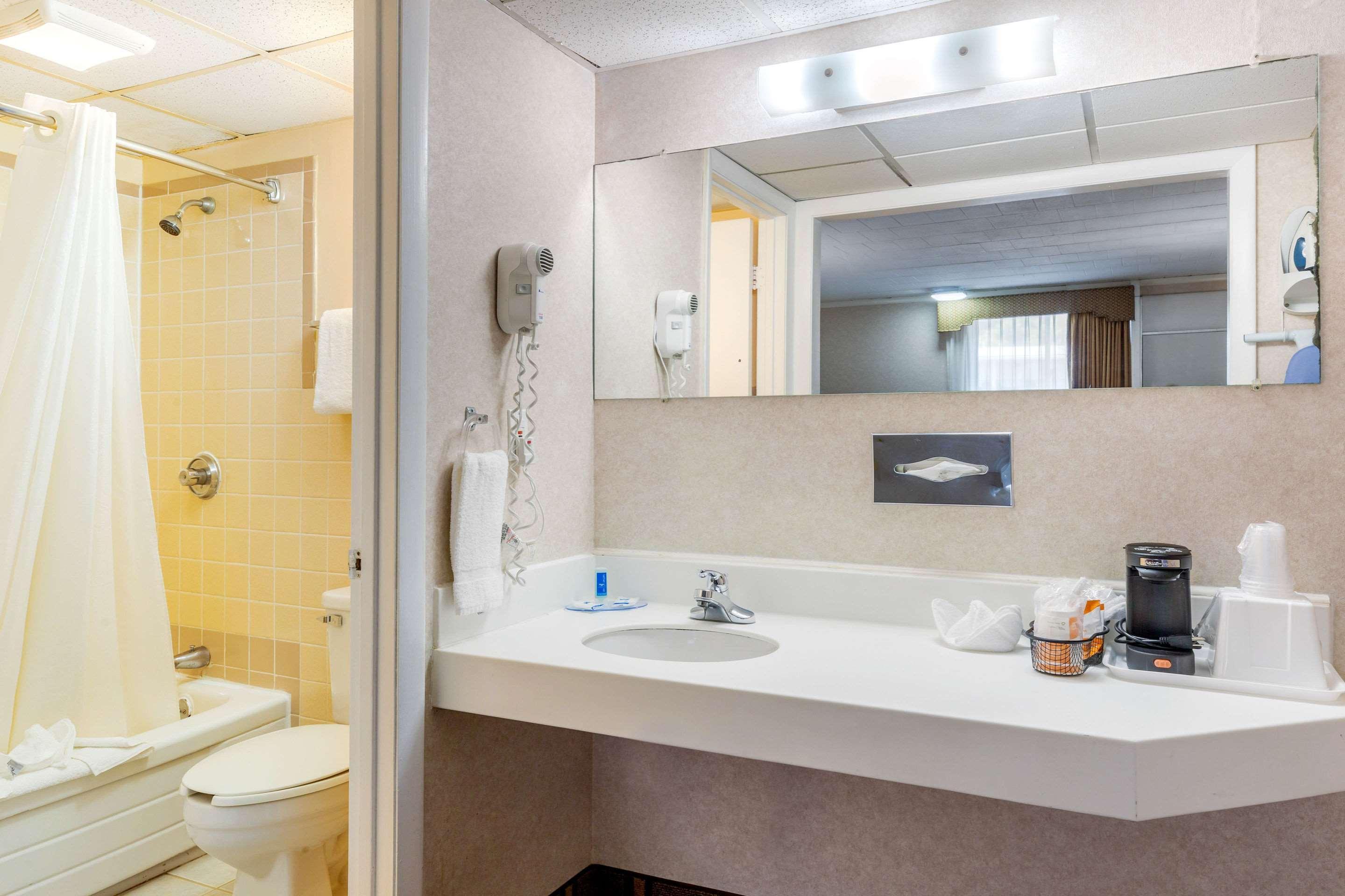 Rodeway Inn Mystic Zewnętrze zdjęcie