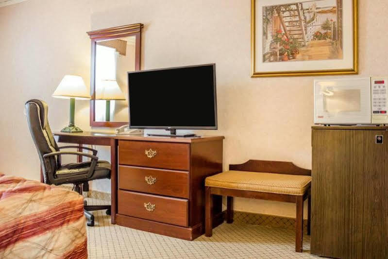 Rodeway Inn Mystic Zewnętrze zdjęcie